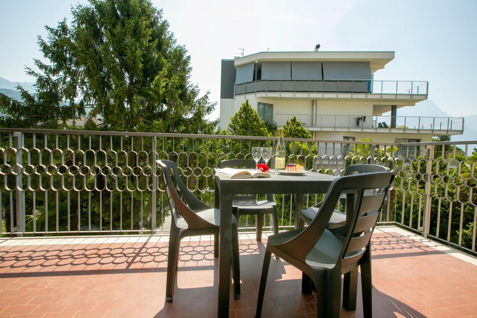 Riva Lago E Spiaggia Apartment 2 - Happy Rentals المظهر الخارجي الصورة